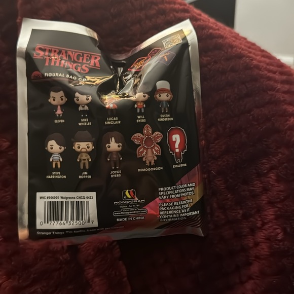 Stranger Things Series 1 Blind Bag Figural Key Chain TWO PACKS BRAND NEW - Picture 2 of 5